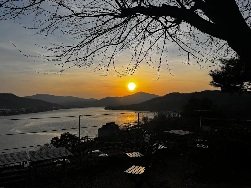 루프탑에서 바라본 석양