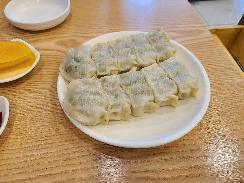 가지런히 놓인 찐교스