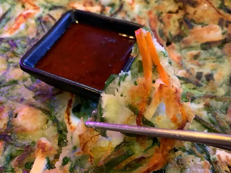 해물 부추전 간장 콕