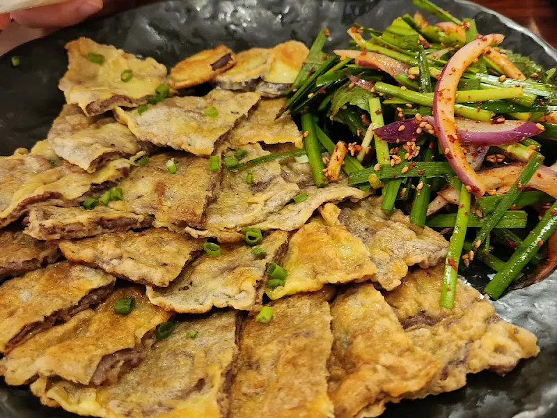 노릇하게 구워진 육전