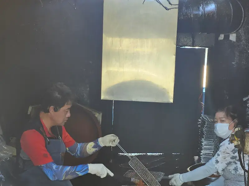 고기를 굽는 모습