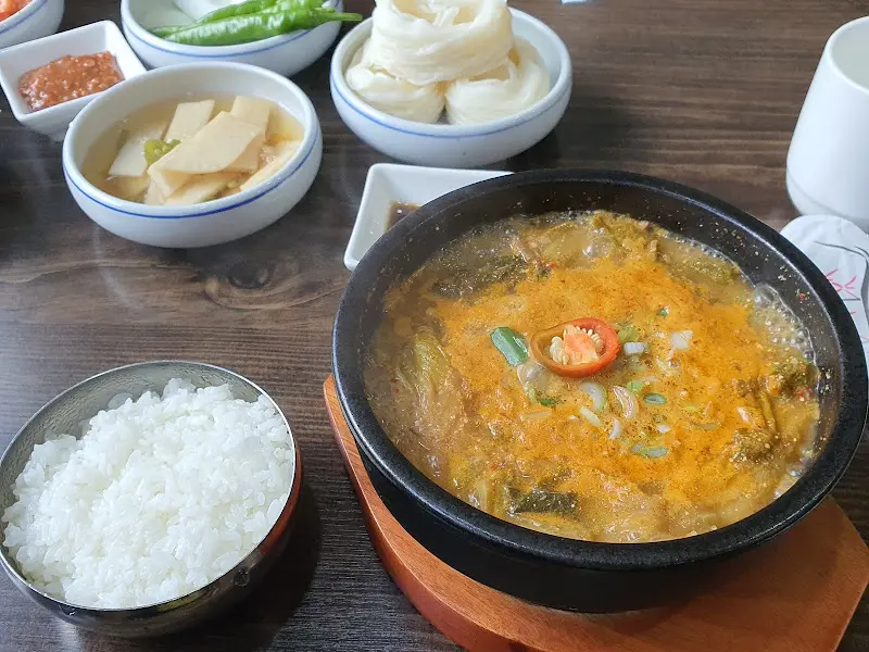 한우 곰탕과 반찬