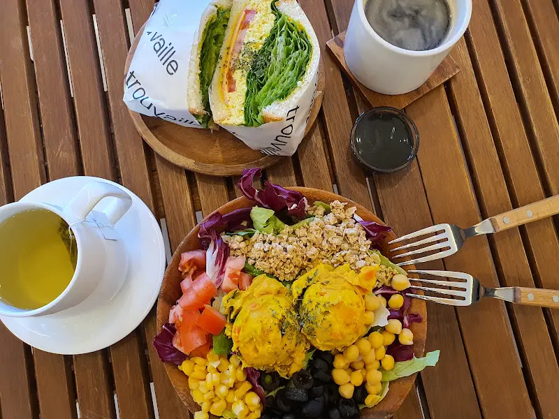 샐러드와 샌드위치