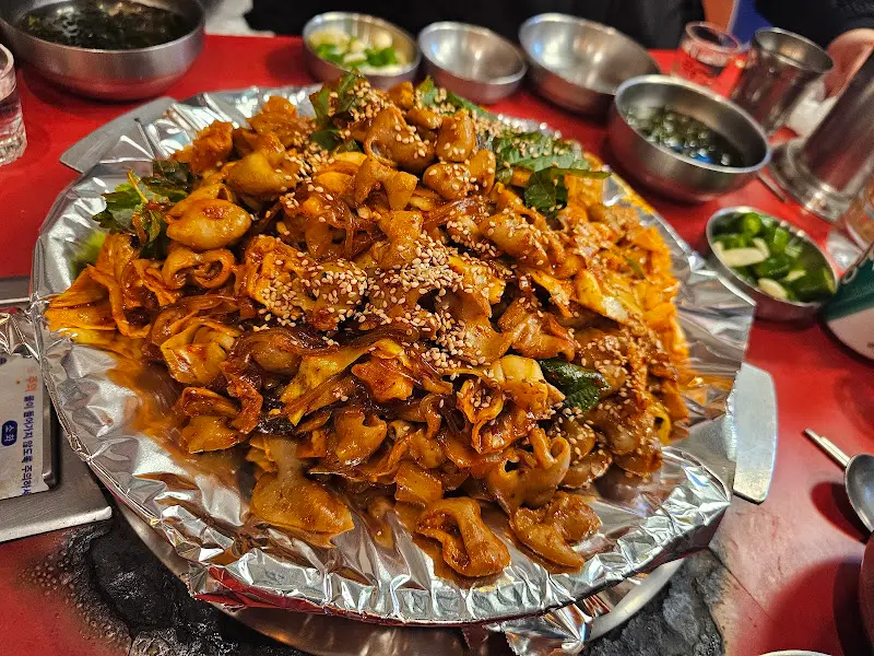 윤기가 흐르는 곱창