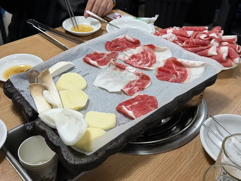 차돌박이와 육회