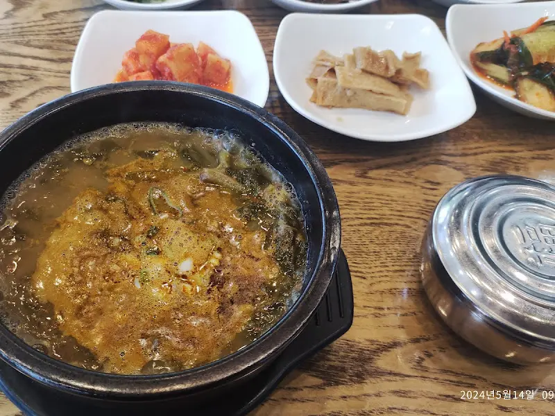 깔끔한 식당 내부