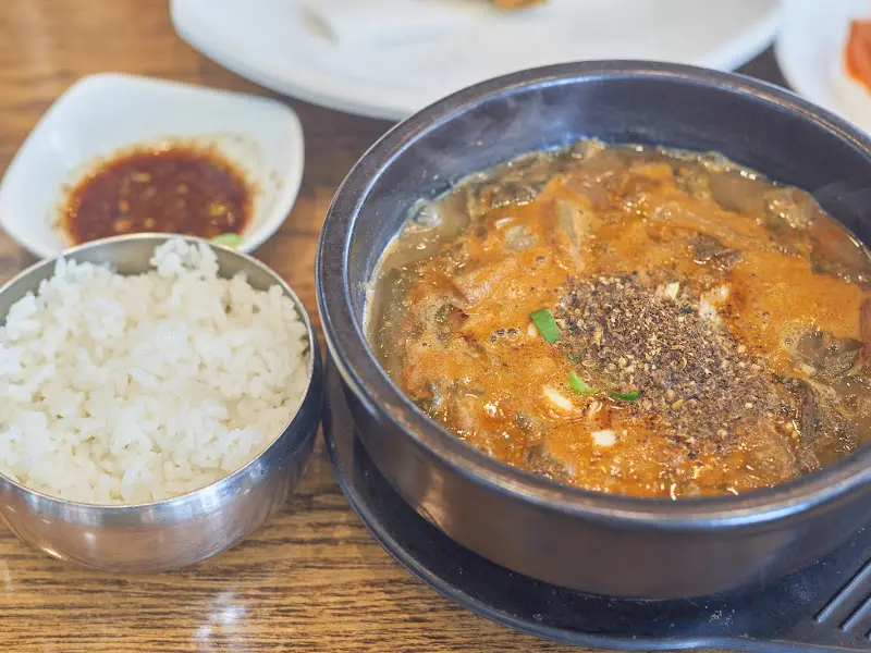 뜨끈한 추어탕 한 상 차림