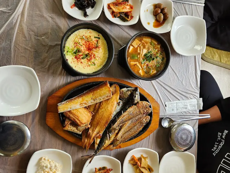 푸짐한 생선구이 한 상 차림