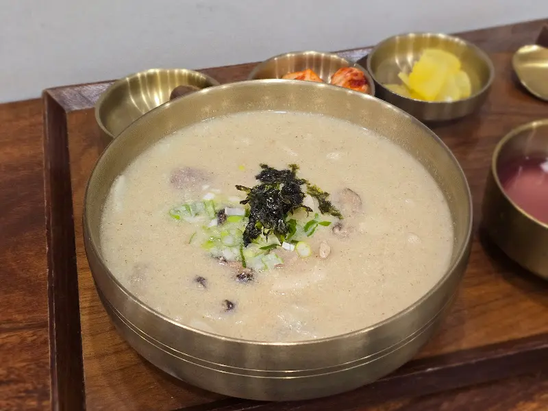 고소한 들깨칼국수 클로즈업