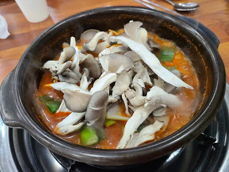 김치와 함께 먹는 짜글이