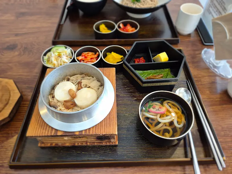 솥밥 한 상 차림