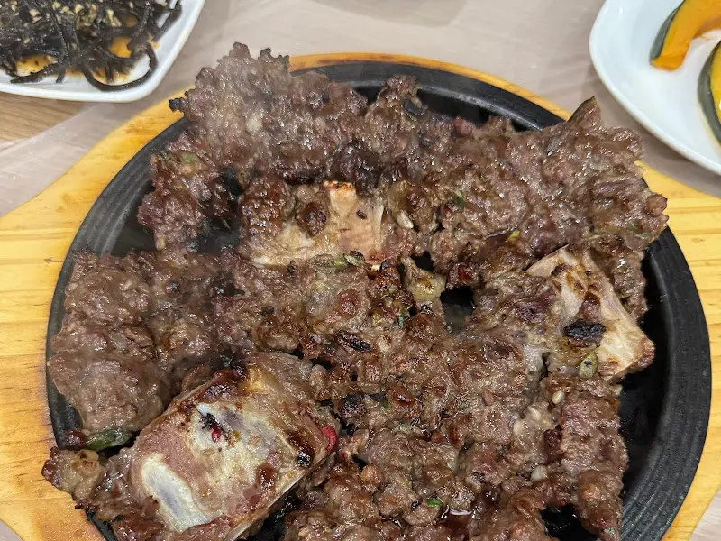 뼈가 붙어있는 떡갈비