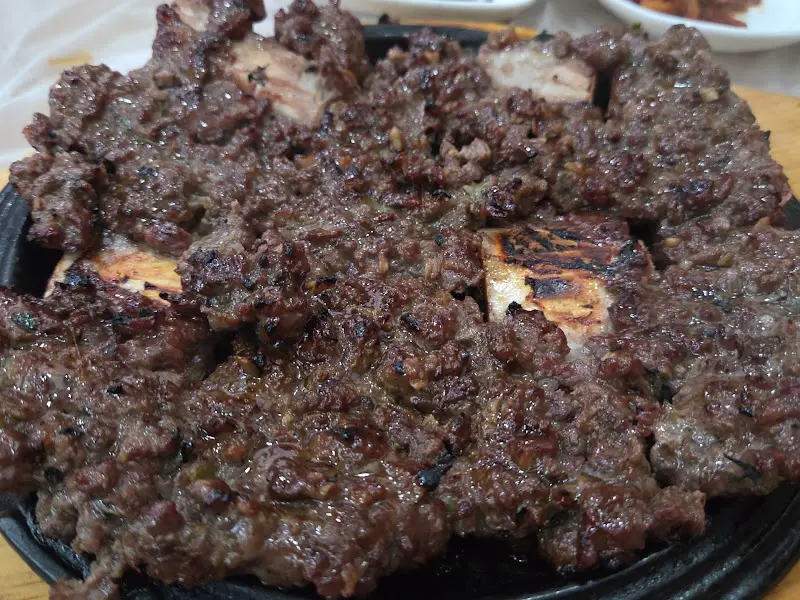 뼈가 붙어있는 떡갈비