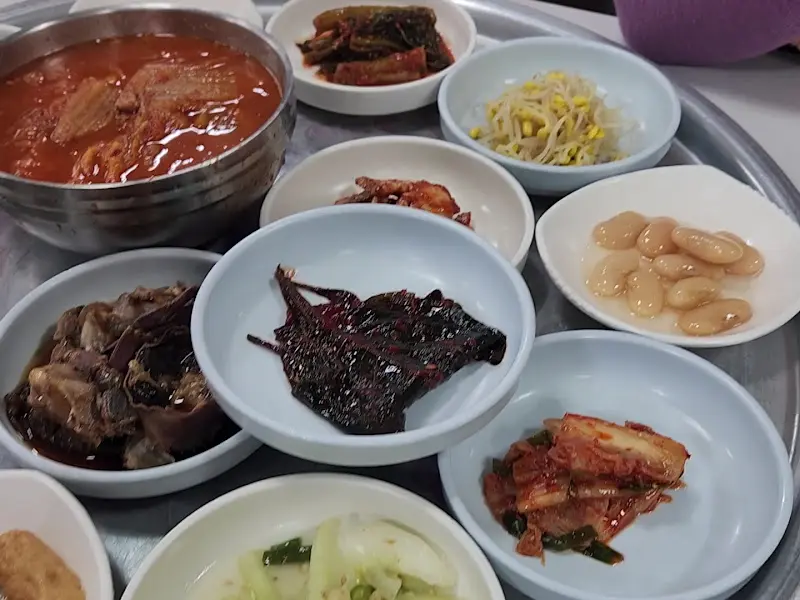 푸짐한 백반 한 상