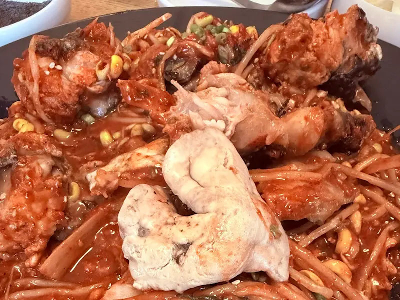 깔끔한 매장 내부