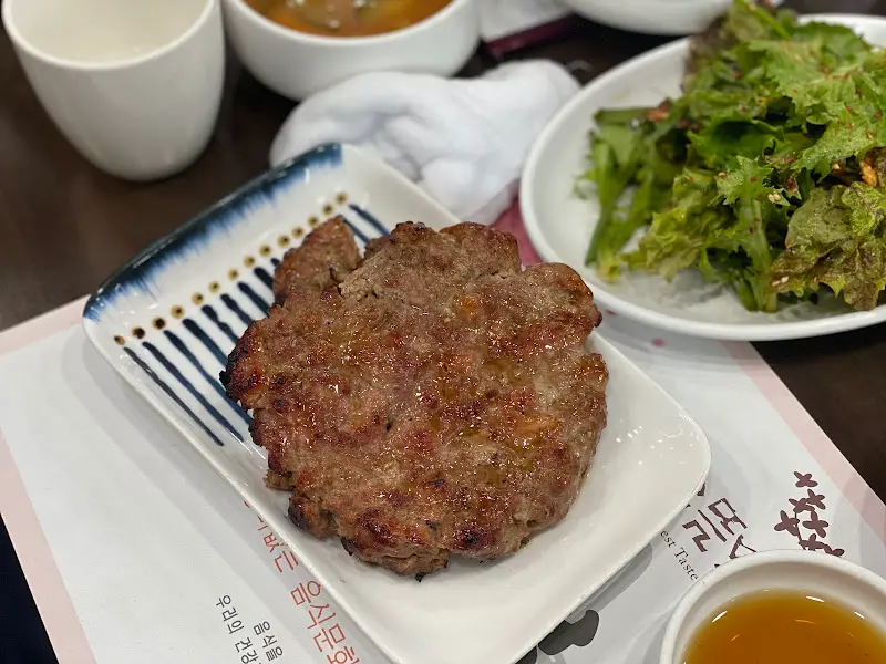 깔끔한 테이블 세팅