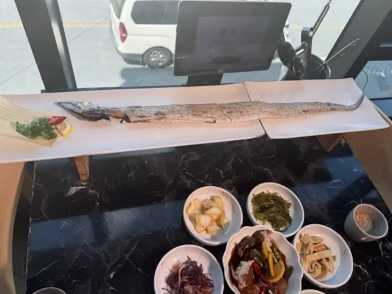 딱새우회와 고등어회