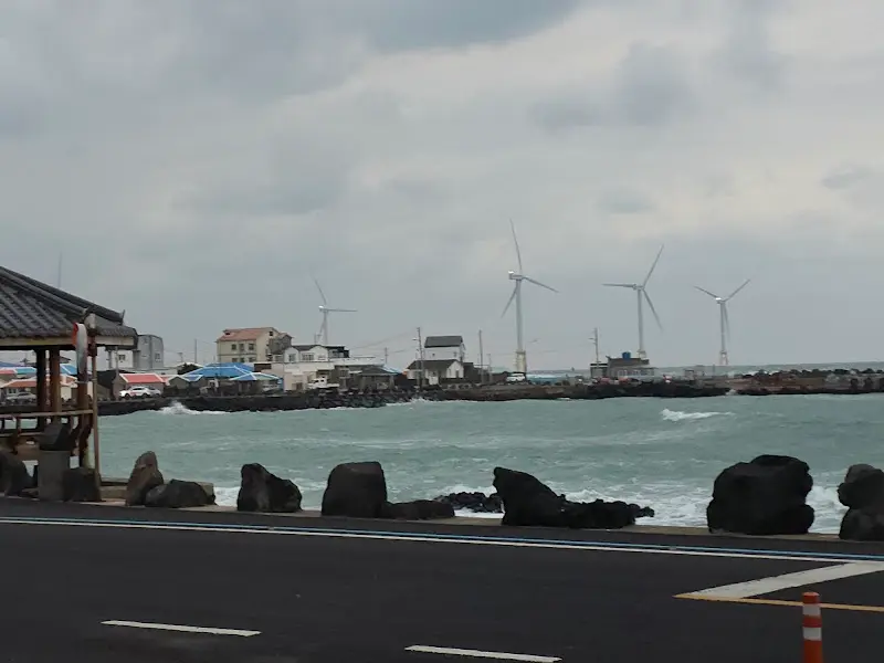 제주미친흑돈에서 바라본 바다 풍경