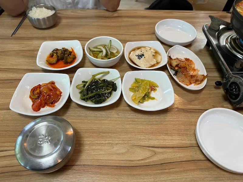 푸짐한 밑반찬 한 상 차림