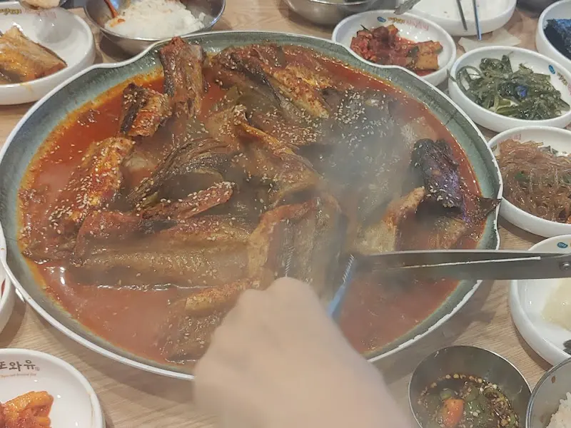 맛있게 먹는 모습