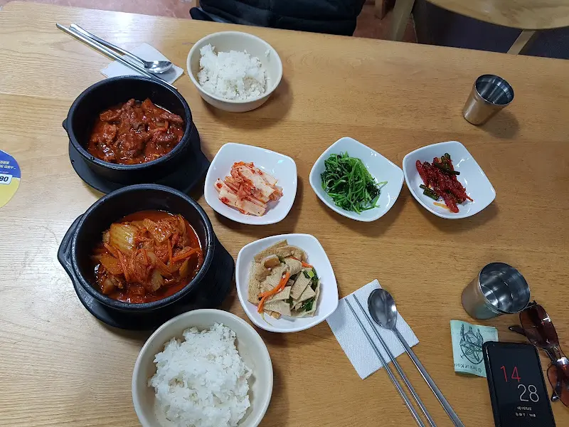 제육볶음 한 상 차림