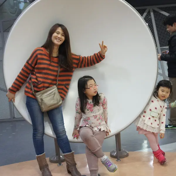 어머니와 아이들의 행복한 모습