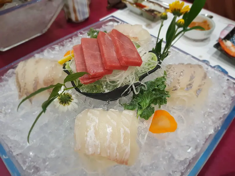 다채로운 구성의 모듬회