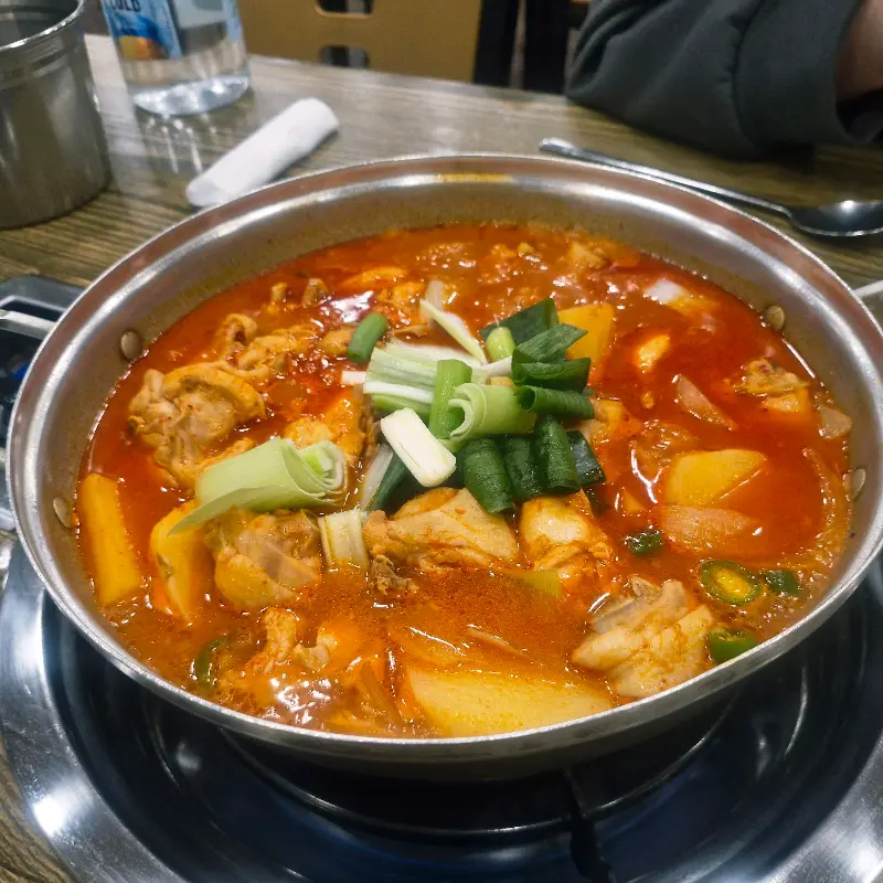 닭볶음탕 푸짐한 한 상