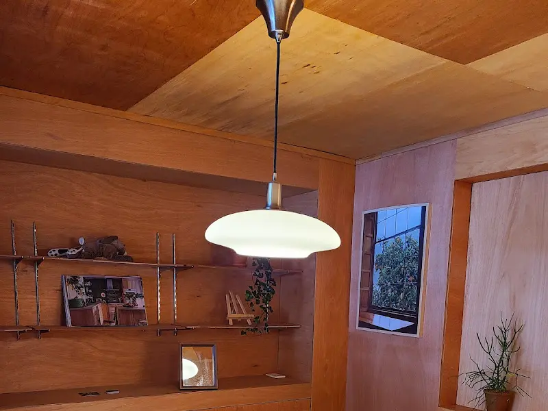 우드톤으로 꾸며진 실내 인테리어