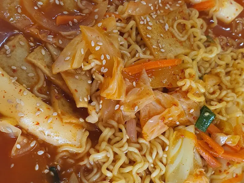 매콤달콤 쫄깃한 라볶이