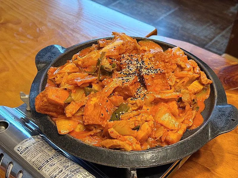 매콤한 두부김치두루치기