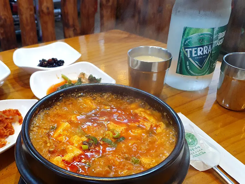 얼큰순두부와 반찬