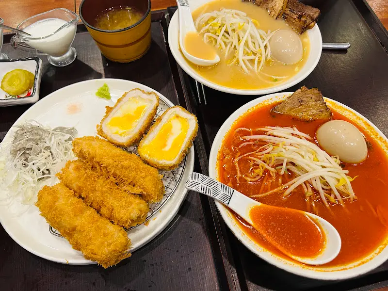 돈코츠라멘과 카츠의 조화