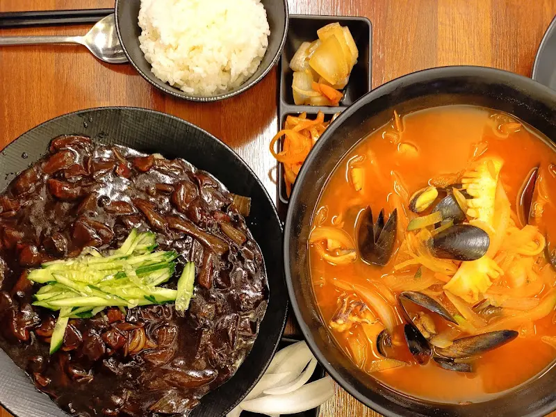 짜장면과 짬뽕, 미니 탕수육 세트 메뉴