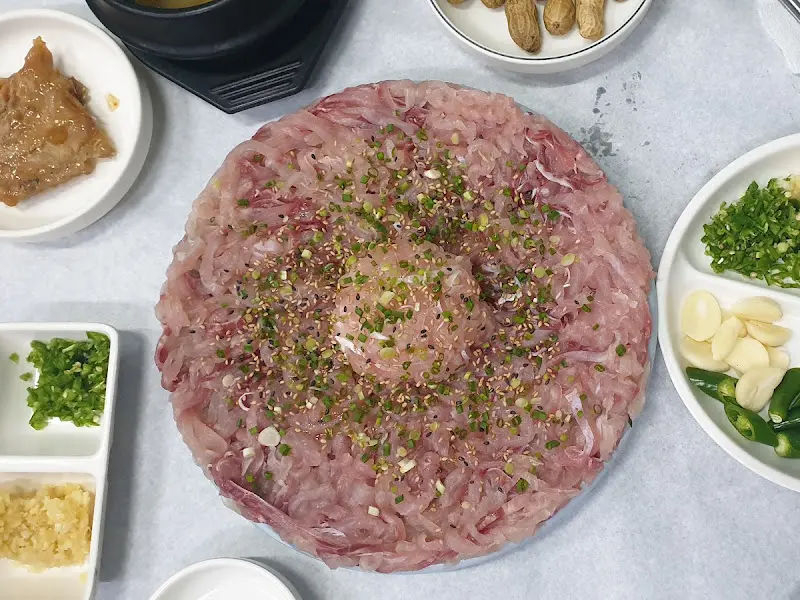 향어회와 밑반찬