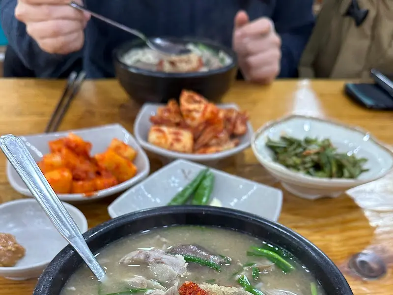 합천일류돼지국밥 푸짐한 한상차림