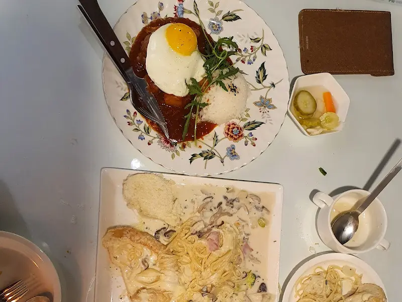 함박스테이크와 눈꽃빠네