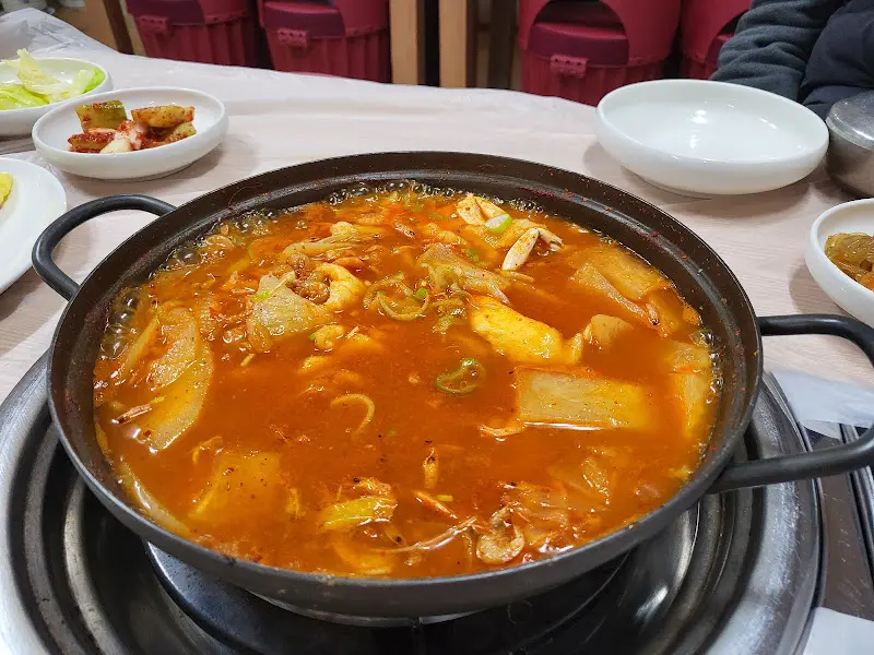 보글보글 끓는 닭도리탕