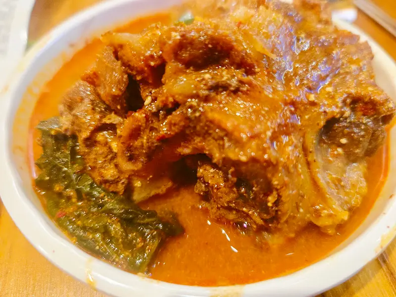 푸짐한 양의 감자탕