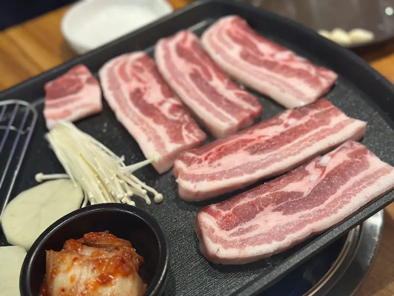 삼겹살과 곁들여 먹는 김치