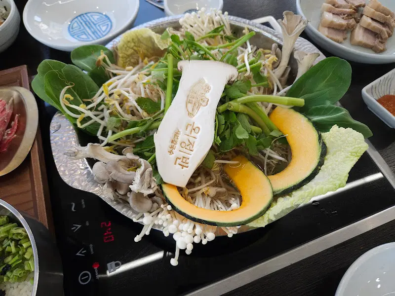 온정반 샤브샤브 재료 근접샷