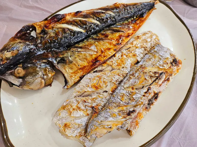 클로즈업한 고등어 구이