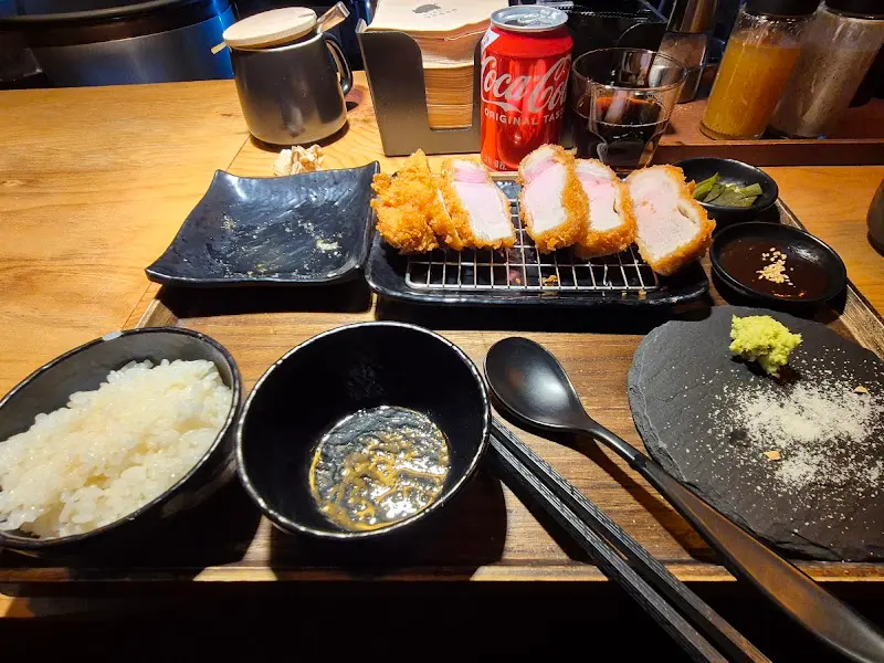 안심+등심 반반 돈까스