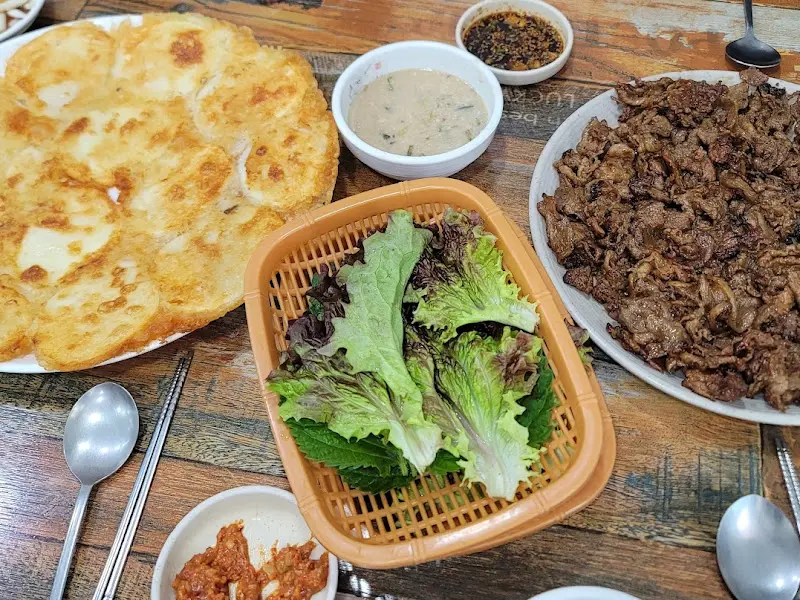 감자전과 닭불고기, 쌈채소