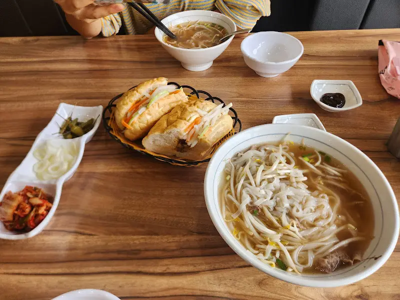 먹음직스러운 반미의 모습