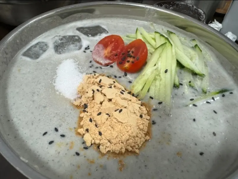 서리태 콩물국수