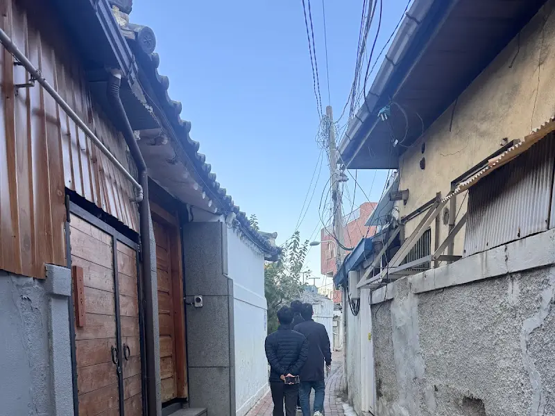 모루식당 골목길