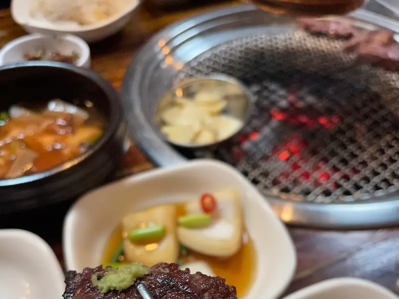 곁들임 음식과 고기