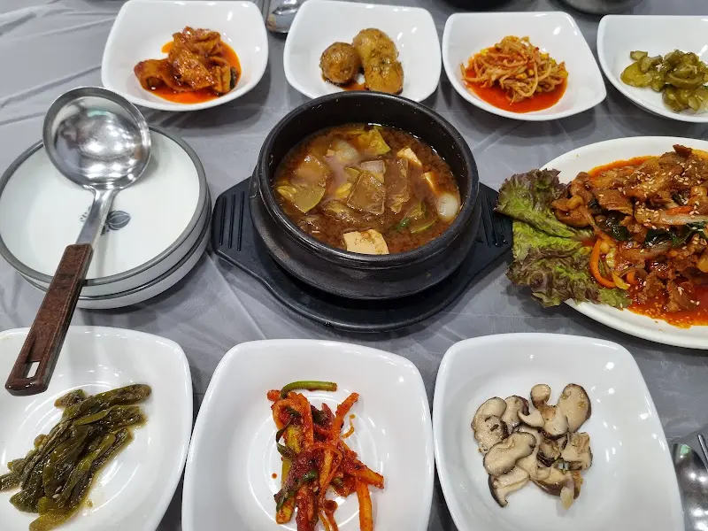 뚝배기에 담겨져 나오는 된장찌개