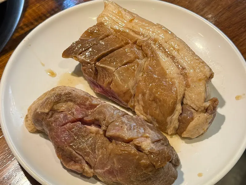 윤기가 흐르는 돼지갈비